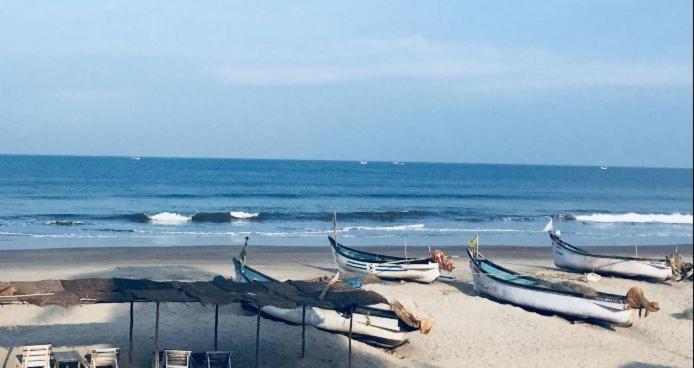 Madrid Home 2 Min Walk To Beach Arambol Exterior photo